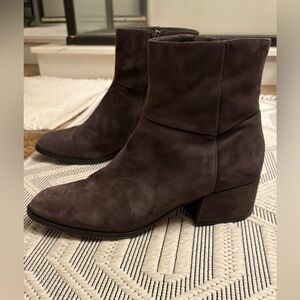 Eileen Fisher Anja Boots tan Suede
Block Heel Ankle Sz 9